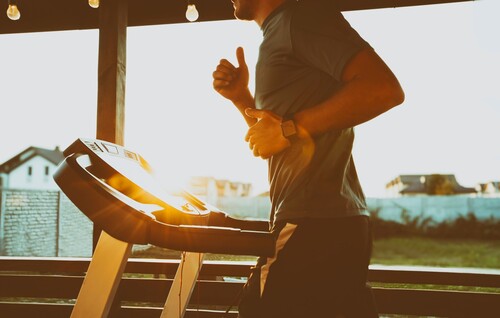 Najnovšie fitness trendy rúcajú limity domáceho cvičenia
